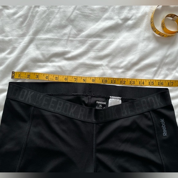 156 Reebok Basic Capri Leggings - Picture 3 of 4